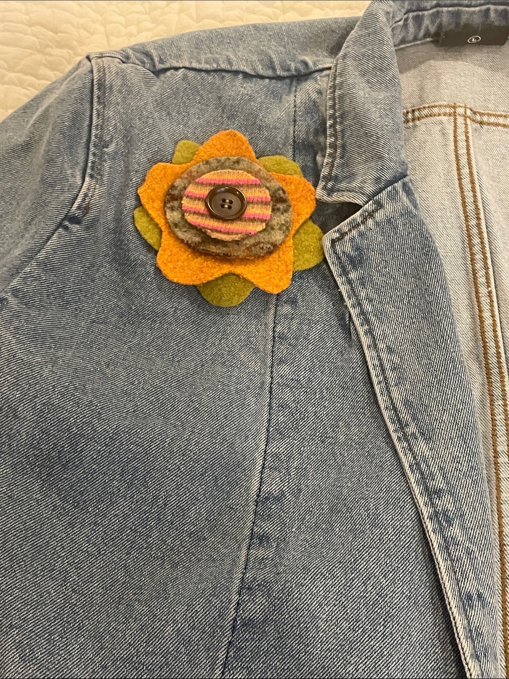 Lapel pins made from wool fabric 5” diameter. - Picture 7 of 7